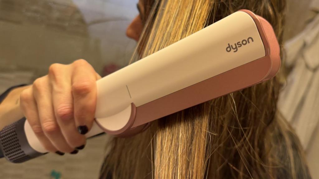 Dyson Airstrait