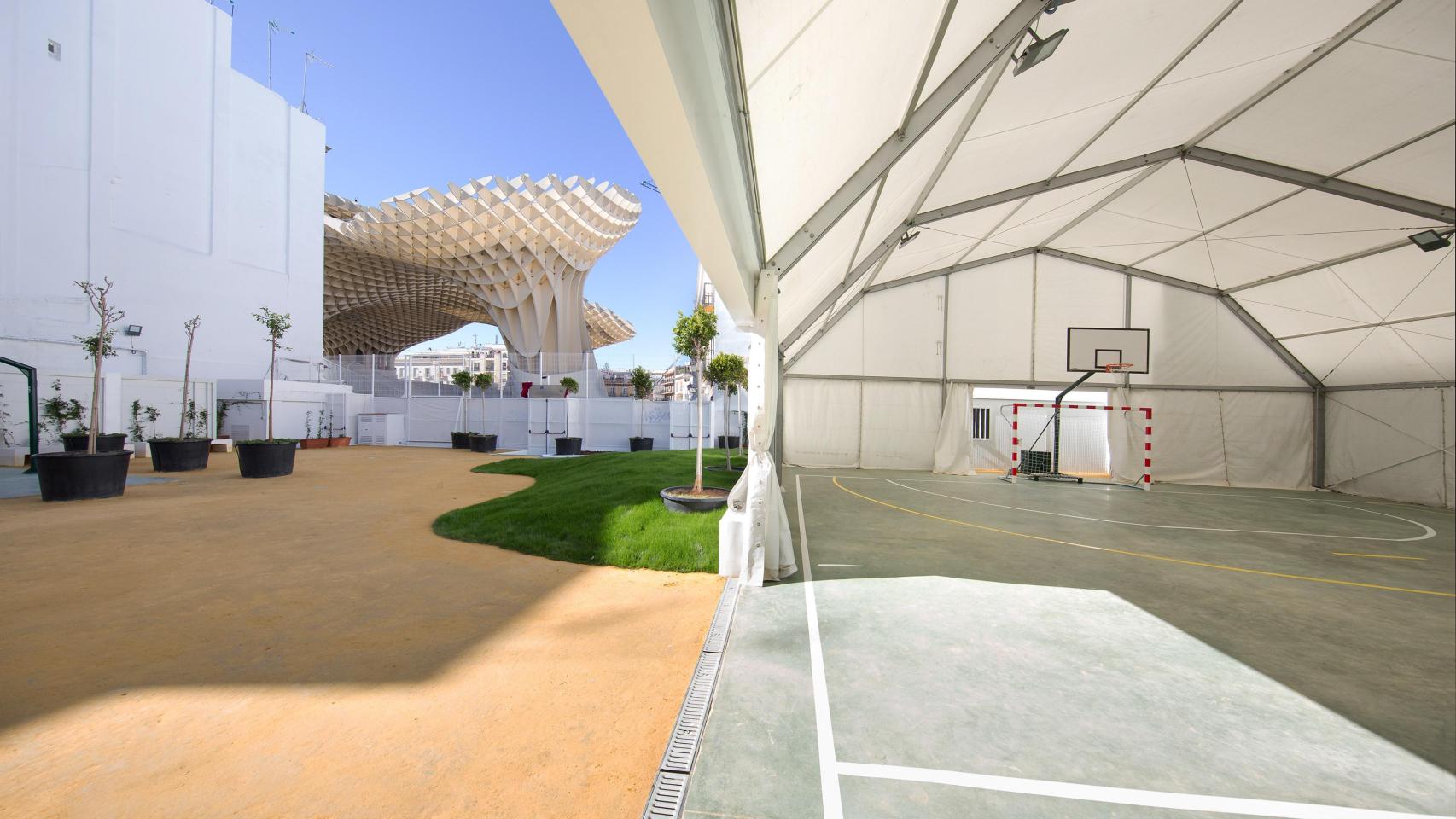 Imagen del patio del colegio San Francisco de Paula.