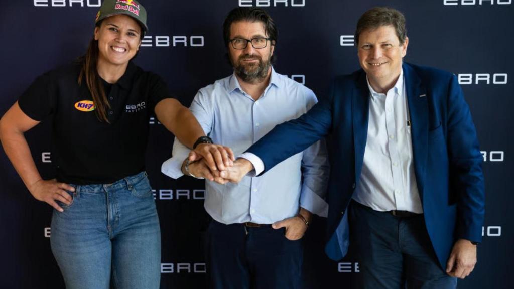 Laia Sanz, David Castera y Pedro Calef en la sede de EBRO.
