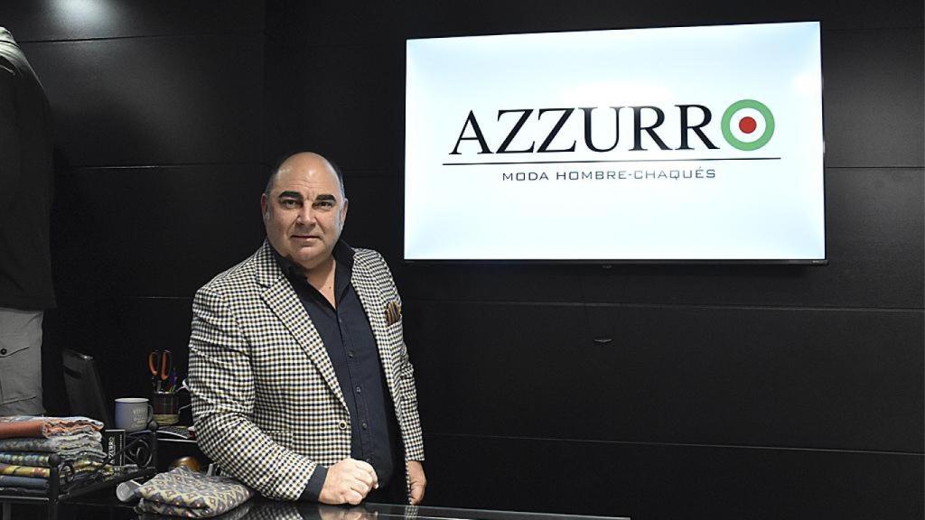 Roberto en su nueva tienda de Cebadería, 5