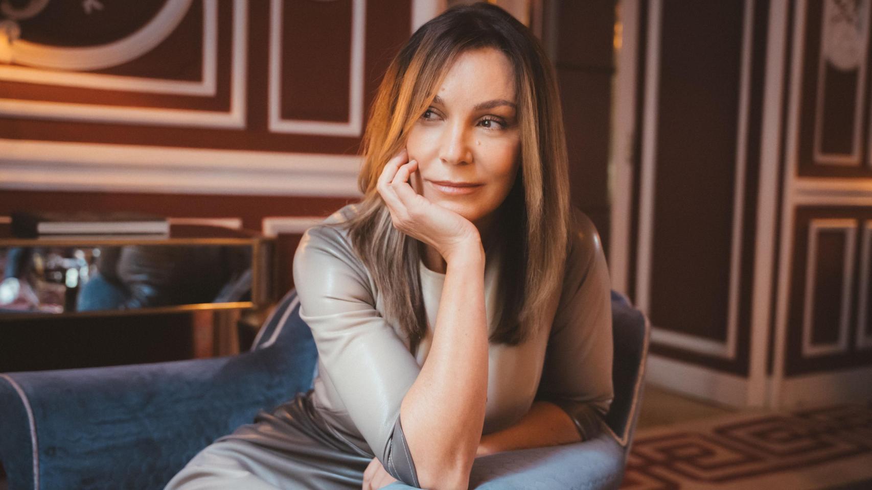 Mar Flores en el Salón Rojo de Santo Mauro (A Luxury Collection Hotel Madrid).