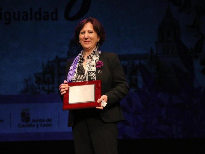 La nueva fiscal general del Estado, Teresa Peramato, durante la recepción de un reconocimiento en el Ayuntamiento de Salamanca.