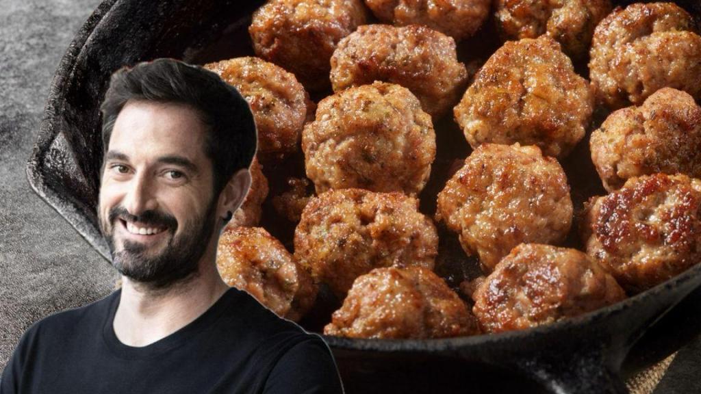 Joseba Arguiñano junto a unas albondigas.