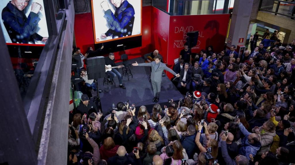 David Bisbal da un concierto en Metro.