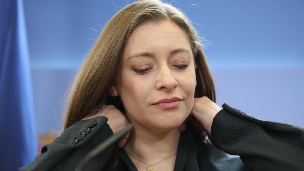 La portavoz del PP, Ester Muñoz, durante una rueda de prensa en el Congreso de los Diputados este martes.