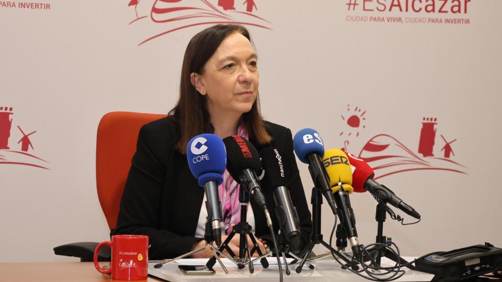 Rosa Melchor, alcaldesa de Alcázar de San Juan, en la presentación del presupuesto para 2026.