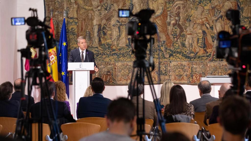 Emiliano García-Page durante la firma del Acuerdo de Coordinación Institucional y Aplicación de los Protocolos para la Prevención de la Violencia de Género y Atención a las Mujeres.