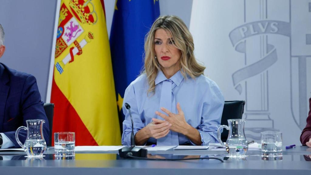 La vicepresidenta segunda y ministra de Trabajo y Economía Social, Yolanda Díaz, durante la rueda de prensa posterior al Consejo de Ministros este martes.