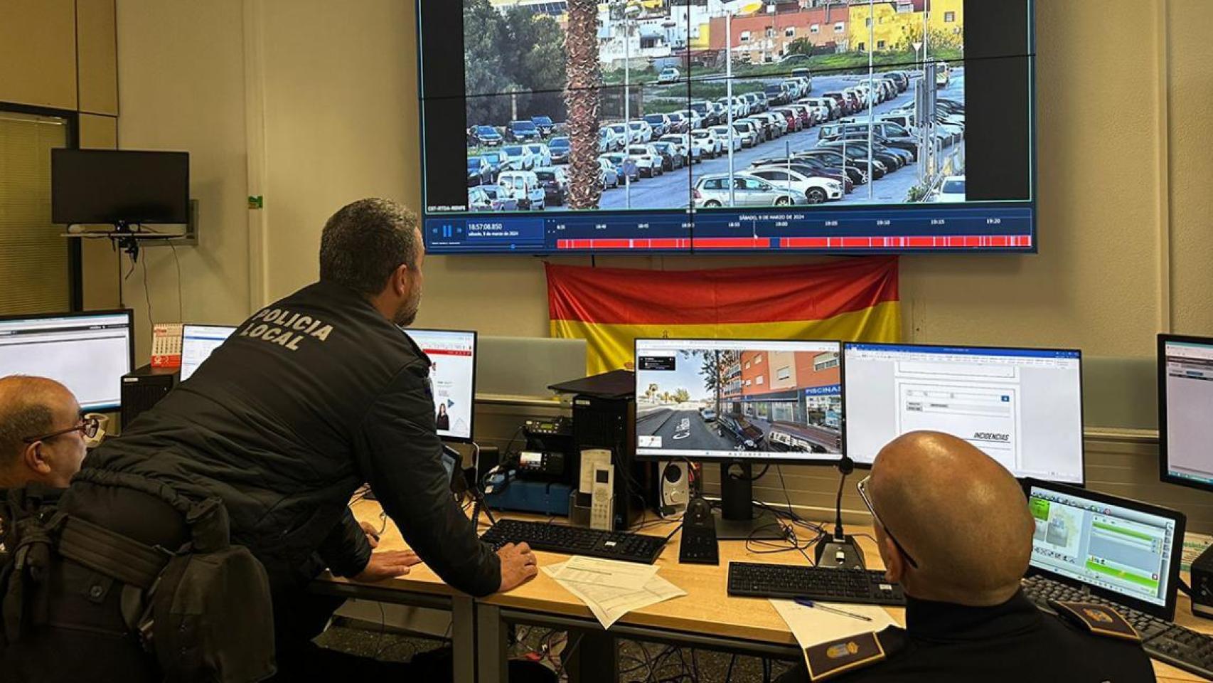 Labores de la Policía Local del Puerto de Santa María (Cádiz).