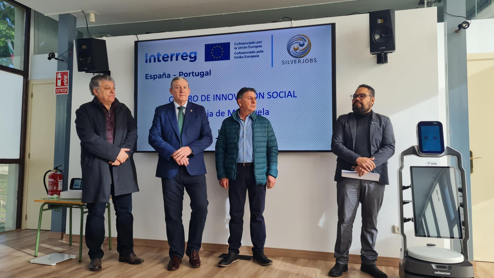 Ell presidente de la Diputación, Javier Faúndez; el alcalde de Granja de Moreruela, Juan Carro; la vicepresidenta tercera, Amaranta Ratón, y el jefe de la Unidad de Salud Mental del Complejo Asistencial de Zamora, Manuel Franco