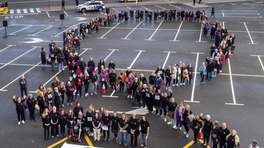 A Coruña reivindica el 25N con una marcha y un lazo humano contra la violencia machista