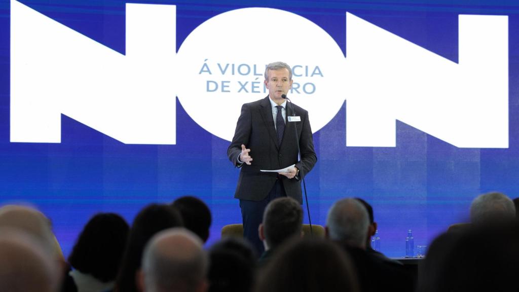 El presidente de Galicia, Alfonso Rueda, durante el acto por el 25N.