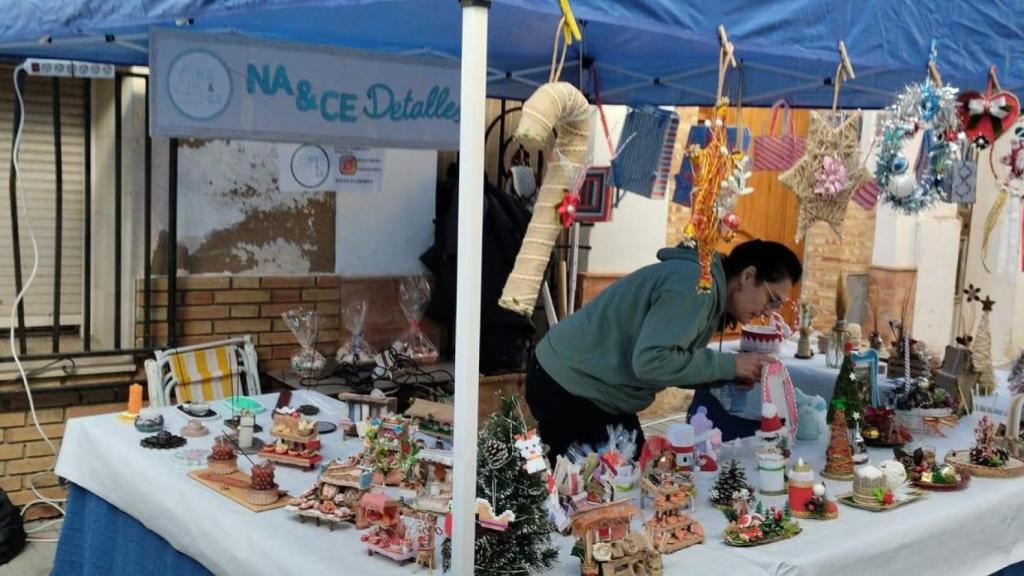 Mercadillo solidario organizado por Bianca. EE