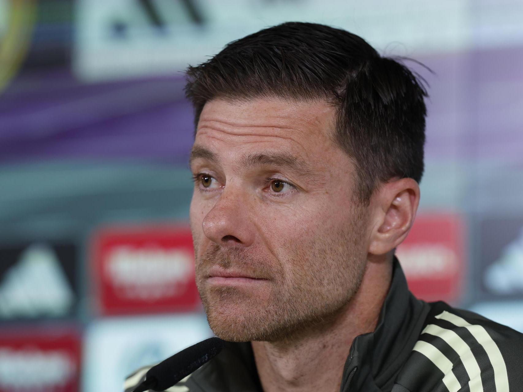 Xabi Alonso atiende a los medios en rueda de prensa.