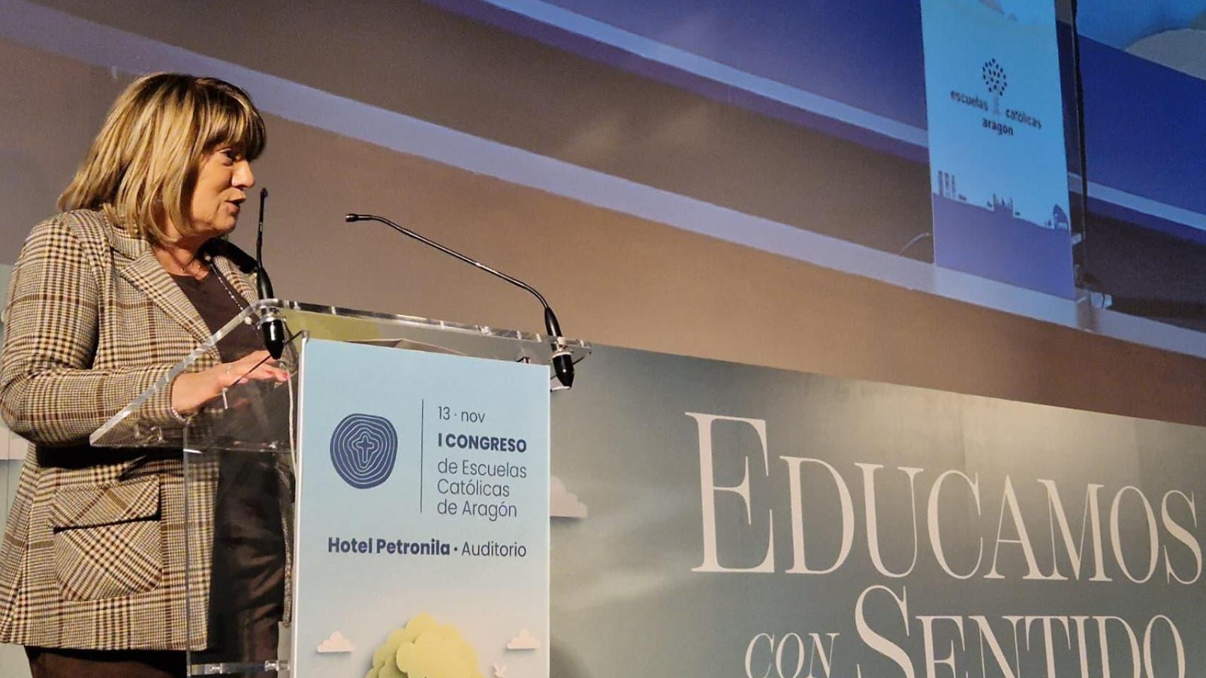 La consejera de Educación, Tomasa Hernández, en la clausura del I Congreso de Escuelas Católicas de Aragón.