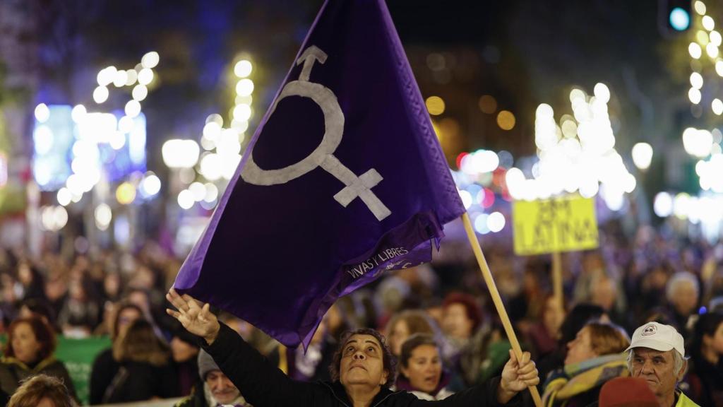 Manifestación con motivo del Día Internacional para la Eliminación de la Violencia contra las Mujeres, convocada por la Comisión 8M de Madrid.