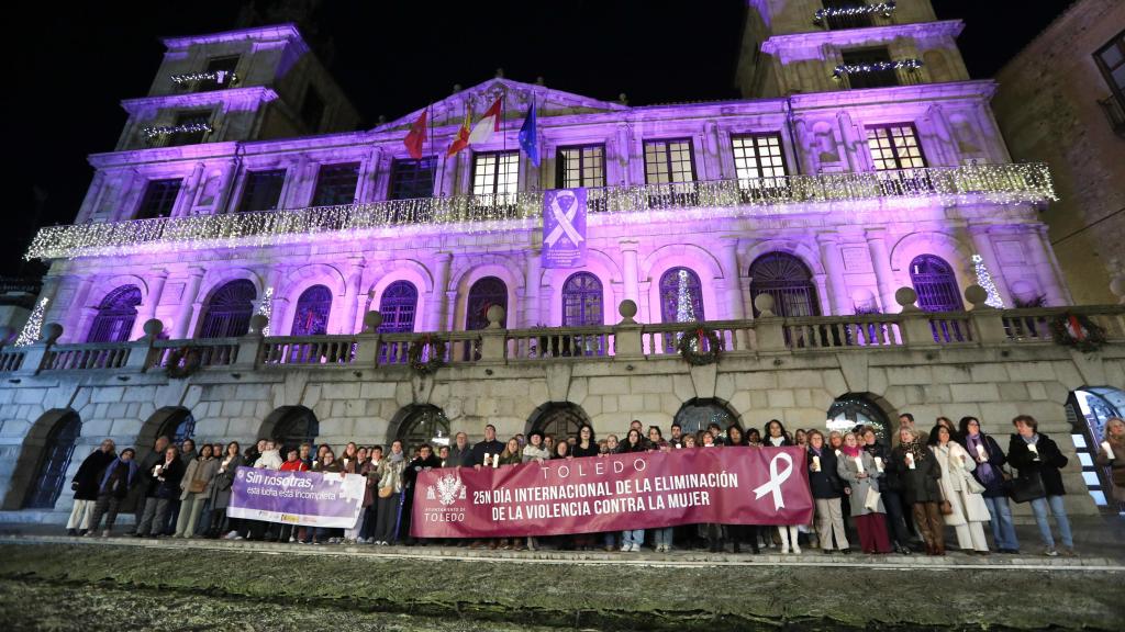 Acto por el 25N en Toledo. Foto: Ayuntamiento.