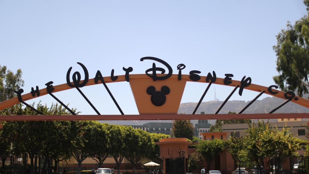 Entrada a los estudios de The Walt Disney Studios en Burbank, California.