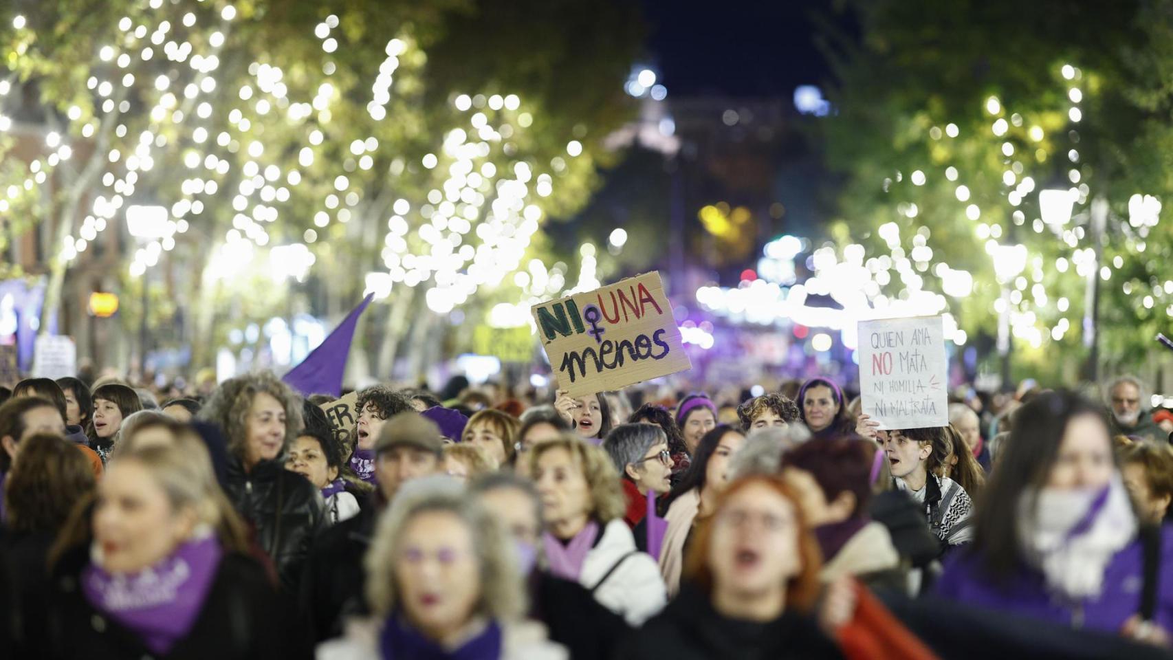 Mujeres congregadas en una de las manifestaciones del 25N en Madrid.