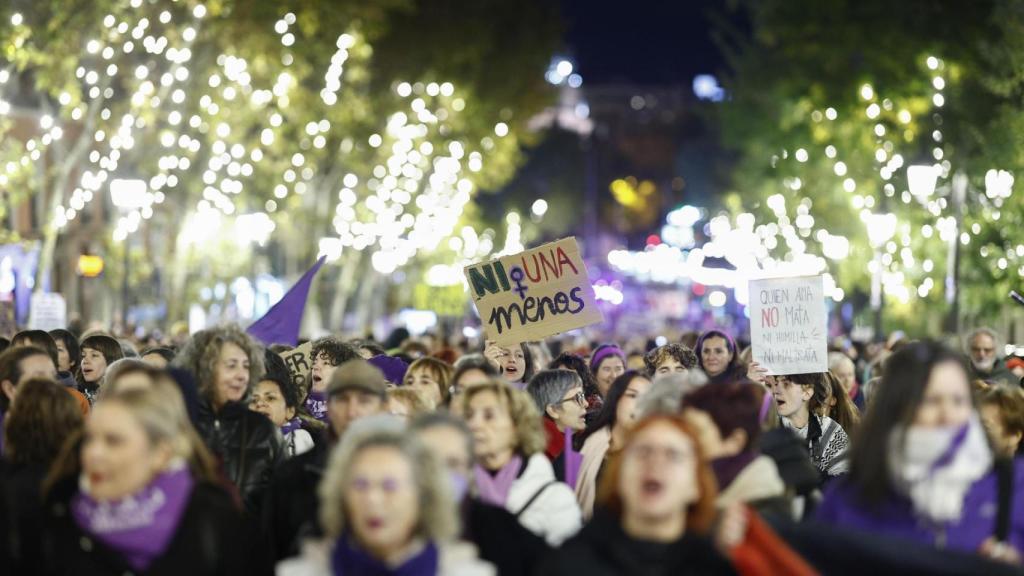 Mujeres congregadas en una de las manifestaciones del 25N en Madrid.
