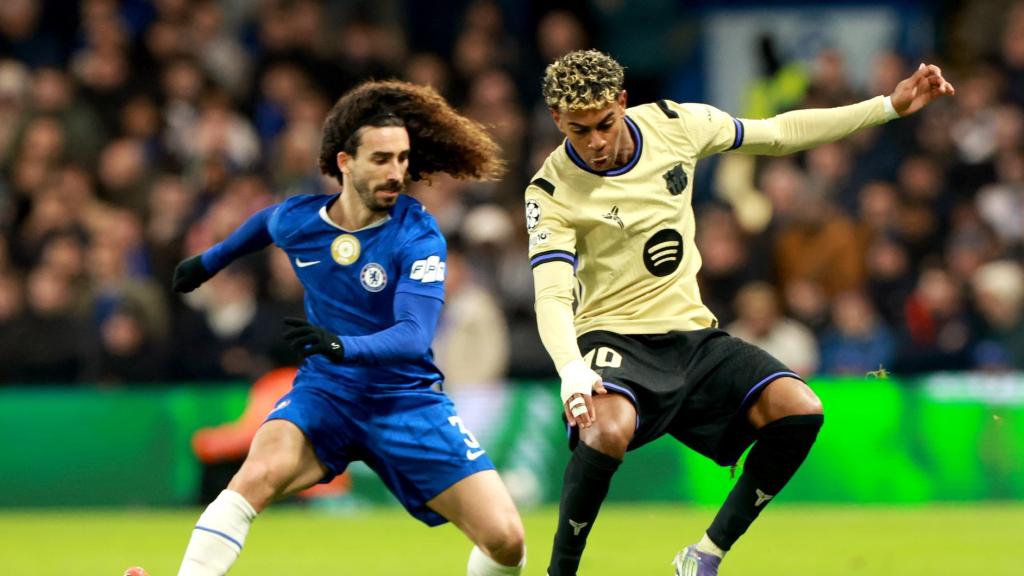 Marc Cucurella y Lamine Yamal, durante el Chelsea - FC Barcelona