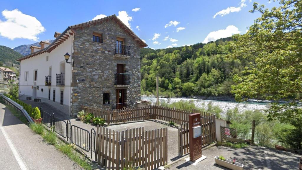 Casa Rubén desde la carretera