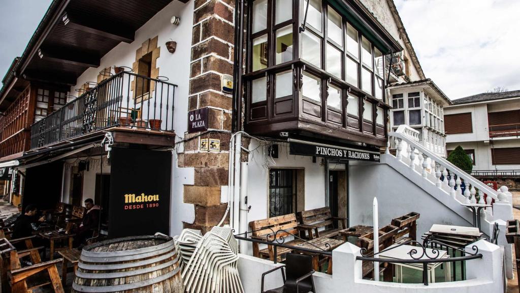 img-mahou-san-miguel-lanza-una-iniciativa-para-reabrir-bares-en-pueblos-de-menos-de-5-000-habitantes-566 (1)