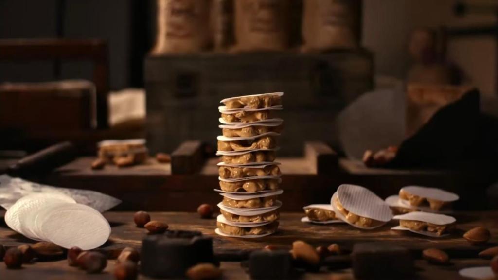 Turrón de Agramunt elaborado por Torrons Vicens.