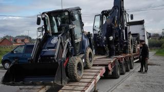 Excavadoras en el operativo contra el narcotráfico en Vilanova de Arousa (Pontevedra).