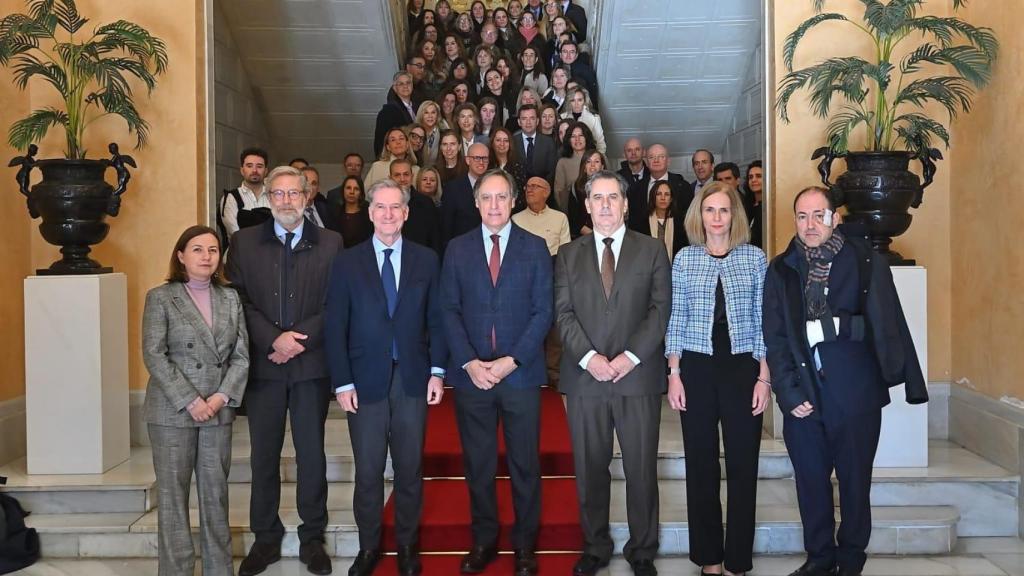 El alcalde de Salamanca, Carlos García Carbayo, en el encuentro con la red de fiscales de Cooperación Internacional