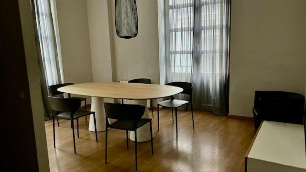 Salón del restaurante en el que comieron Mazón y Vilaplana. EE