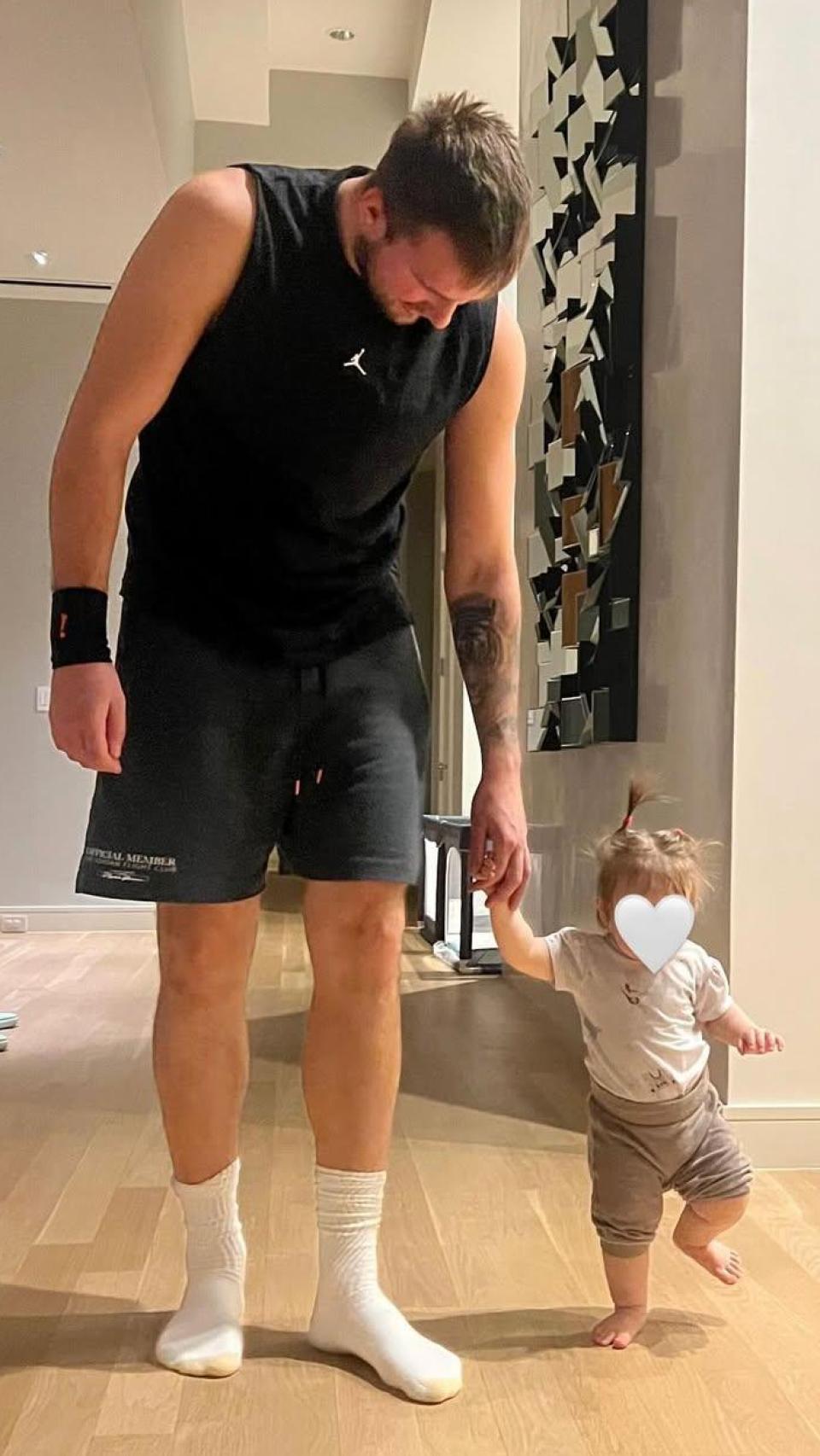 El vínculo entre Luka Dončić y su hija Gabriela: el rol de padre transformó su vida fuera de la cancha.