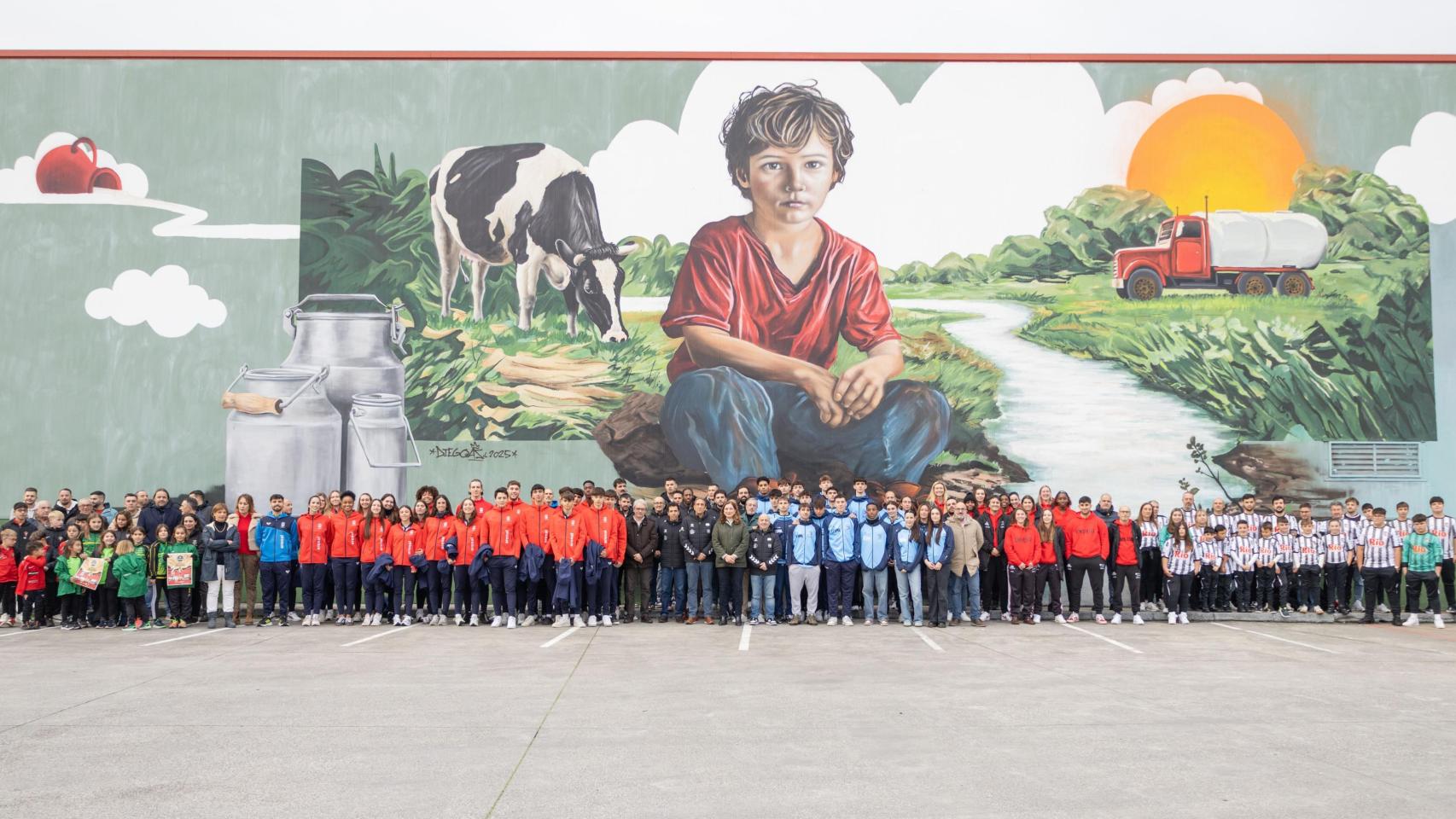 Grupo Lence celebra su 50 aniversario con un mural en Lugo que une la empresa con el deporte lucense