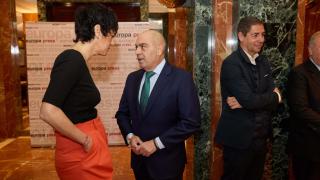 Elma Saiz, ministra de Inclusión, Seguridad Social y Migraciones, y Lorenzo Amor, presidente de ATA.