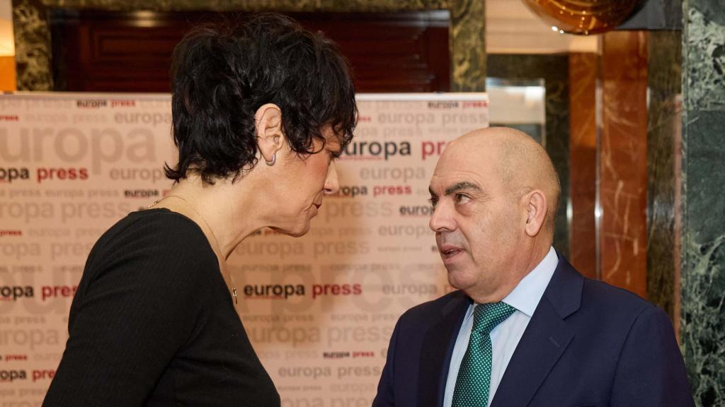 Elma Saiz, ministra de Inclusión, Seguridad Social y Migraciones, y Lorenzo Amor, presidente de ATA.