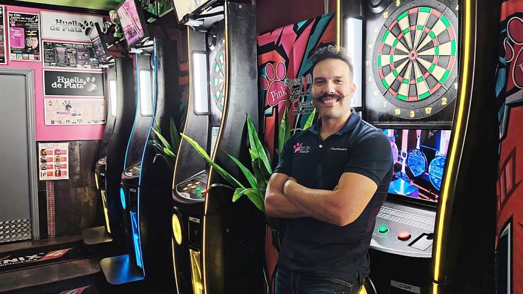 Dani en el Pink Sport Bar de Medina del Campo