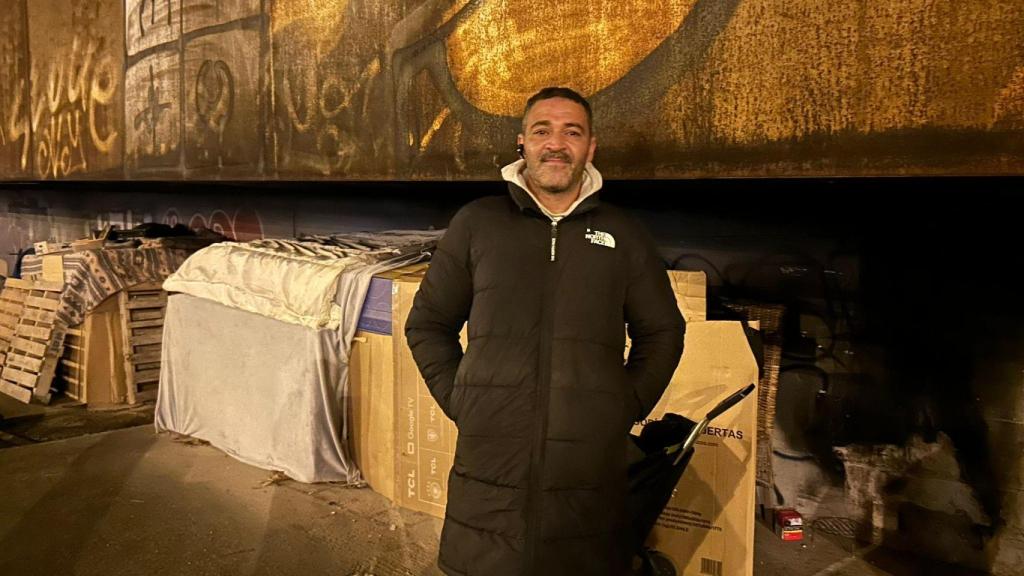 Azizi (44), persona sin hogar en Zaragoza.