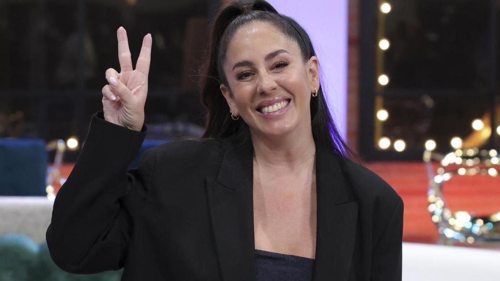 Anabel Pantoja posa en el encuentro de los finalistas de 'Bailando con las estrellas' con los medios.