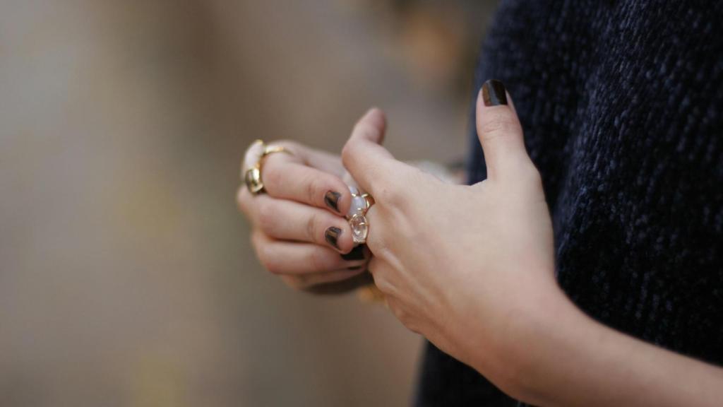 Imagen de archivo de un primer plano de unas manos.