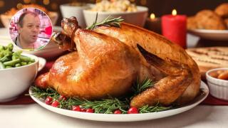 Montaje con una imagen de archivo de un pavo y una imagen del carnicero.