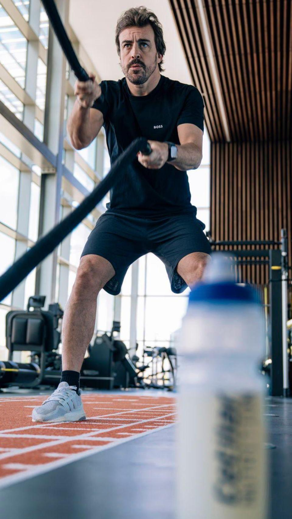 El piloto asturiano sigue acumulando kilómetros, récords y emociones tras más de dos décadas en la élite.