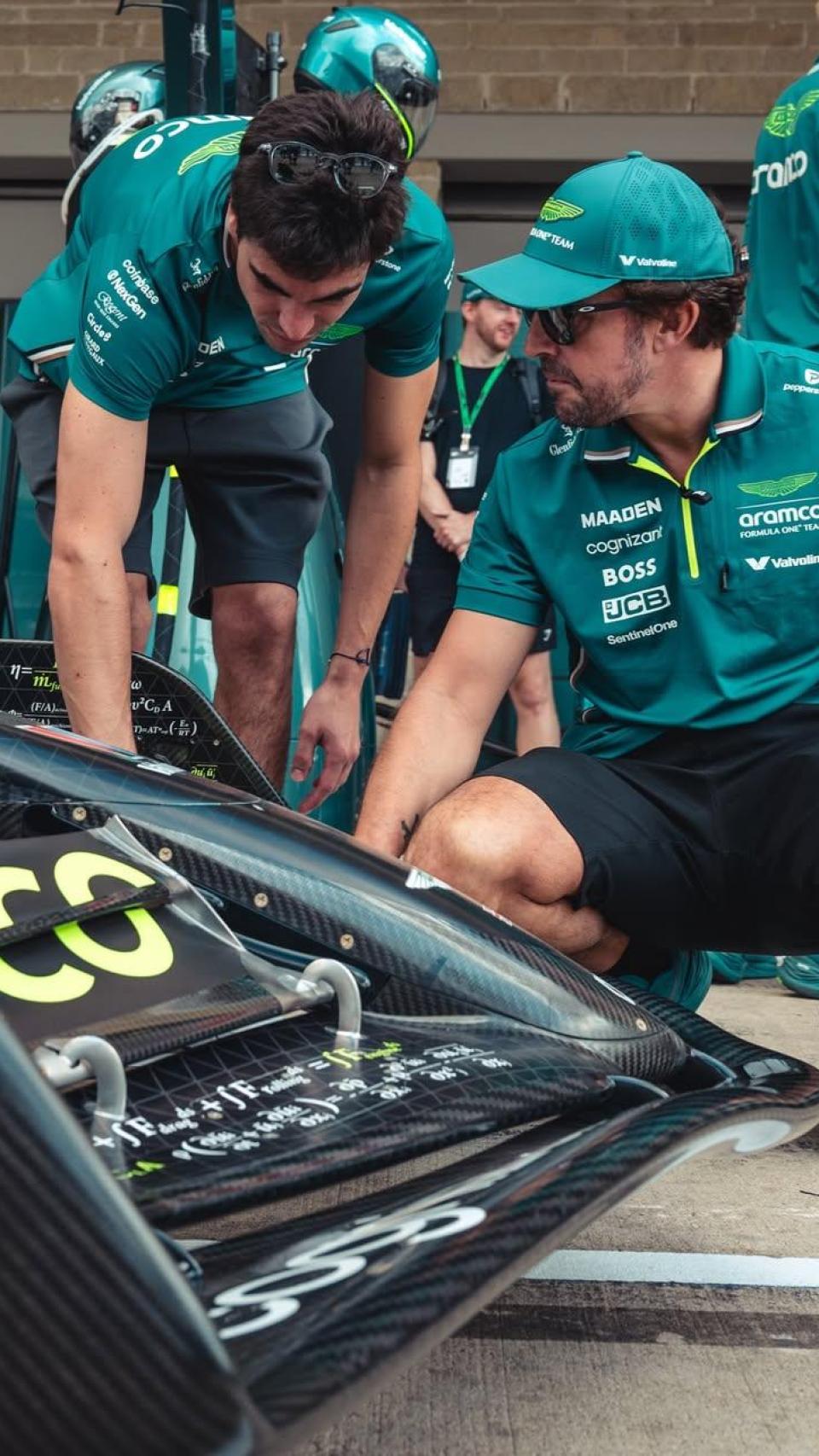 Alonso desafía el tiempo y la lógica con su vigencia histórica en la Fórmula 1.