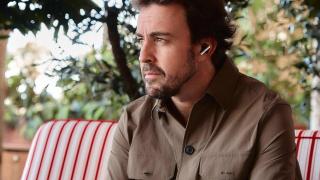 Fernando Alonso, a figure who transcended the track to become a Spanish cultural icon.