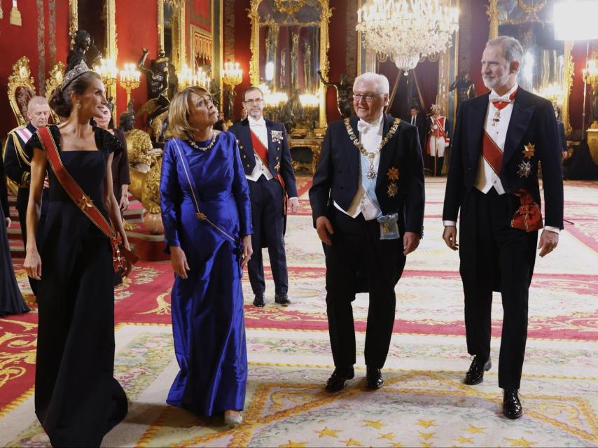 Los Reyes Felipe VI y Letizia, en la cena de gala ofrecida al presidente de la República Federal de Alemania, Frank-Walter Steinmeier, y a la primera dama, Elke Büdenbender.