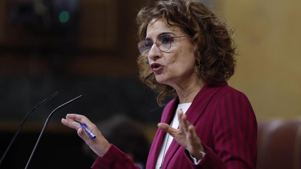 La vicepresidenta primera y ministra de Hacienda, María Jesús Montero, este jueves en el Congreso.