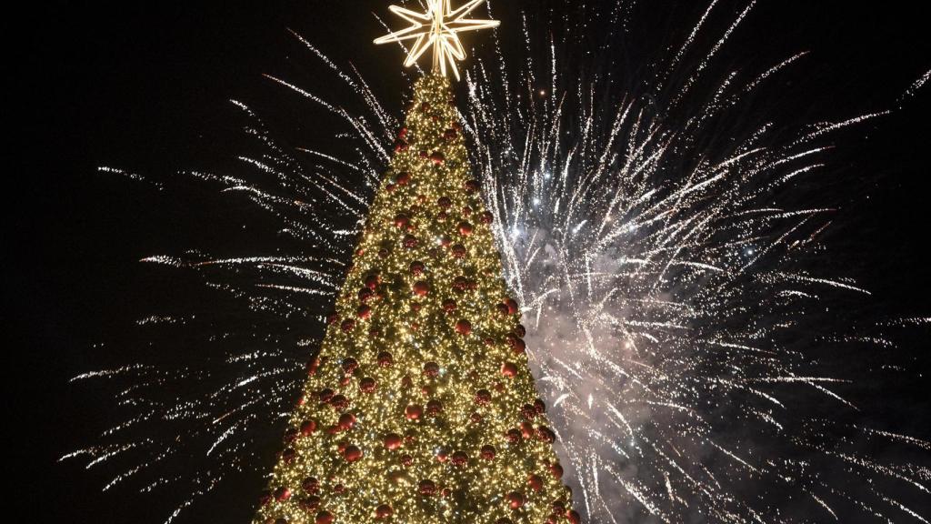 El encendido de luces es uno de los mejores momentos en Navidad.