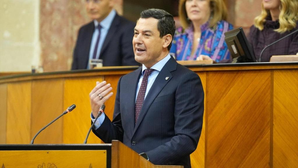 El presidente de la Junta, Juanma Moreno, este jueves en el Parlamento de Andalucía.