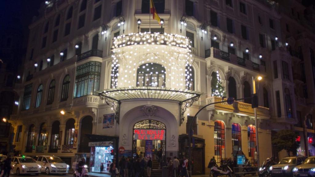 El exterior del gran Mercadillo del Gato.