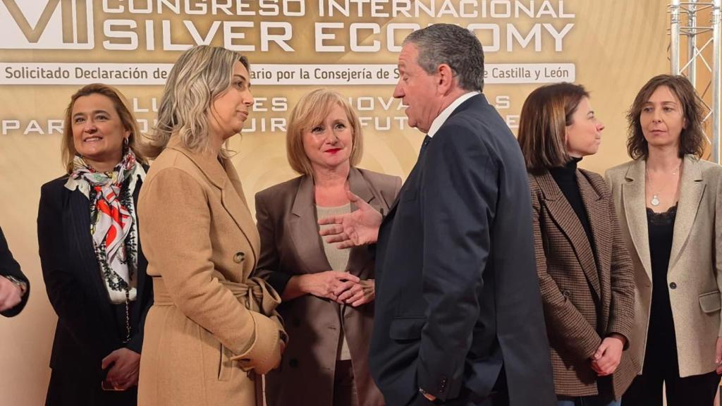 Isabel Ferreira, presidenta de la Cámara Municipal de Bragança; Leticia García, consejera de Industria, Comercio y Empleo; y Javier Fáundez, presidente de la Diputación de Zamora