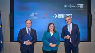 Carlos Carbó, presidente de Nazca; Teresa Riesgo, secretaria general de Innovación y presidenta de Innvierte; y Marco Marrone, Chief Investment Officer del FEI.